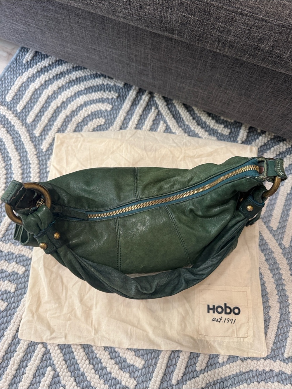 HOBO International Green Leather Slouchy Shoulder Bag Brass Hardware - Picture 4 of 13